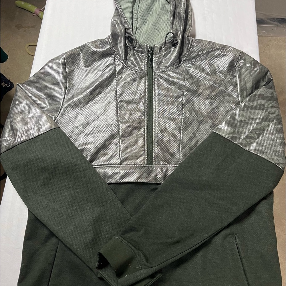 Men’s Under Armour Pullover Jacket, M